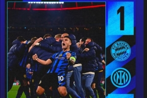 体育娱乐-重返安联取胜！帕瓦尔晒赛后海报