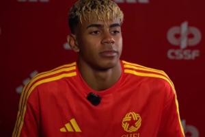 亚马尔：我来自一个朴素的家庭，最大的困难就是看到父母为你受苦