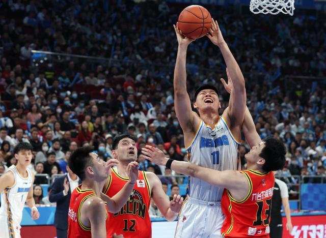 足球-北京男篮打法焕然一新 下狗心态助他们成功复仇