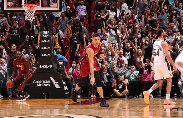 在线体育-完美助推剂！洛里令全队高潮 热火正重新变得强硬